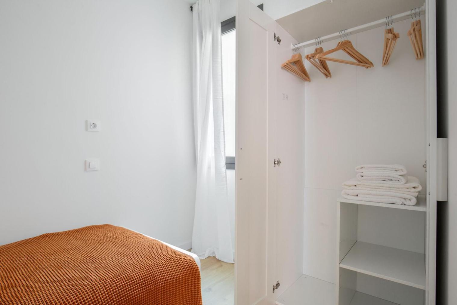 Blueground El Gotic Balcony Fully Furnished Bcn-122 *