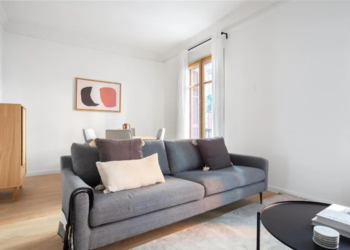 Blueground El Gotic Balcony Fully Furnished Bcn-122